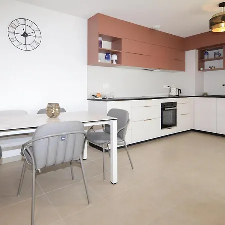 Appartement 2 Bedroom Stunning In