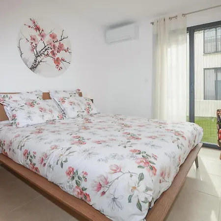 2 Bedroom Stunning In Folelli