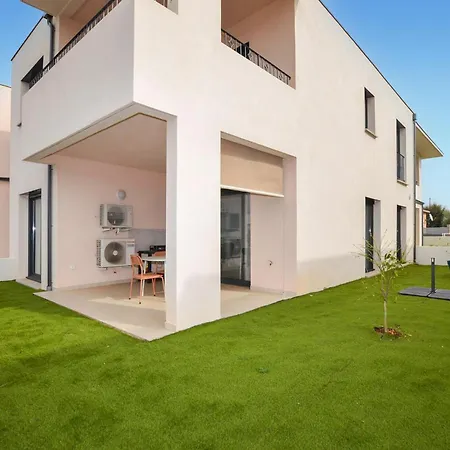 Appartement 2 Bedroom Stunning In *