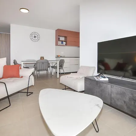 Appartement 2 Bedroom Stunning In Folelli