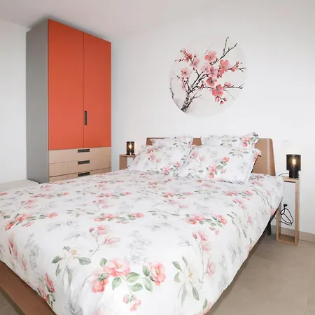 Appartement 2 Bedroom Stunning In *